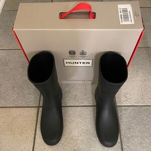 Hunter Refined Short Boot - Black, Size 6